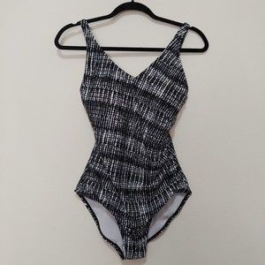 Speedo Swimsuit Womens Size 10 One Piece Black White Ruched Side B03-0223